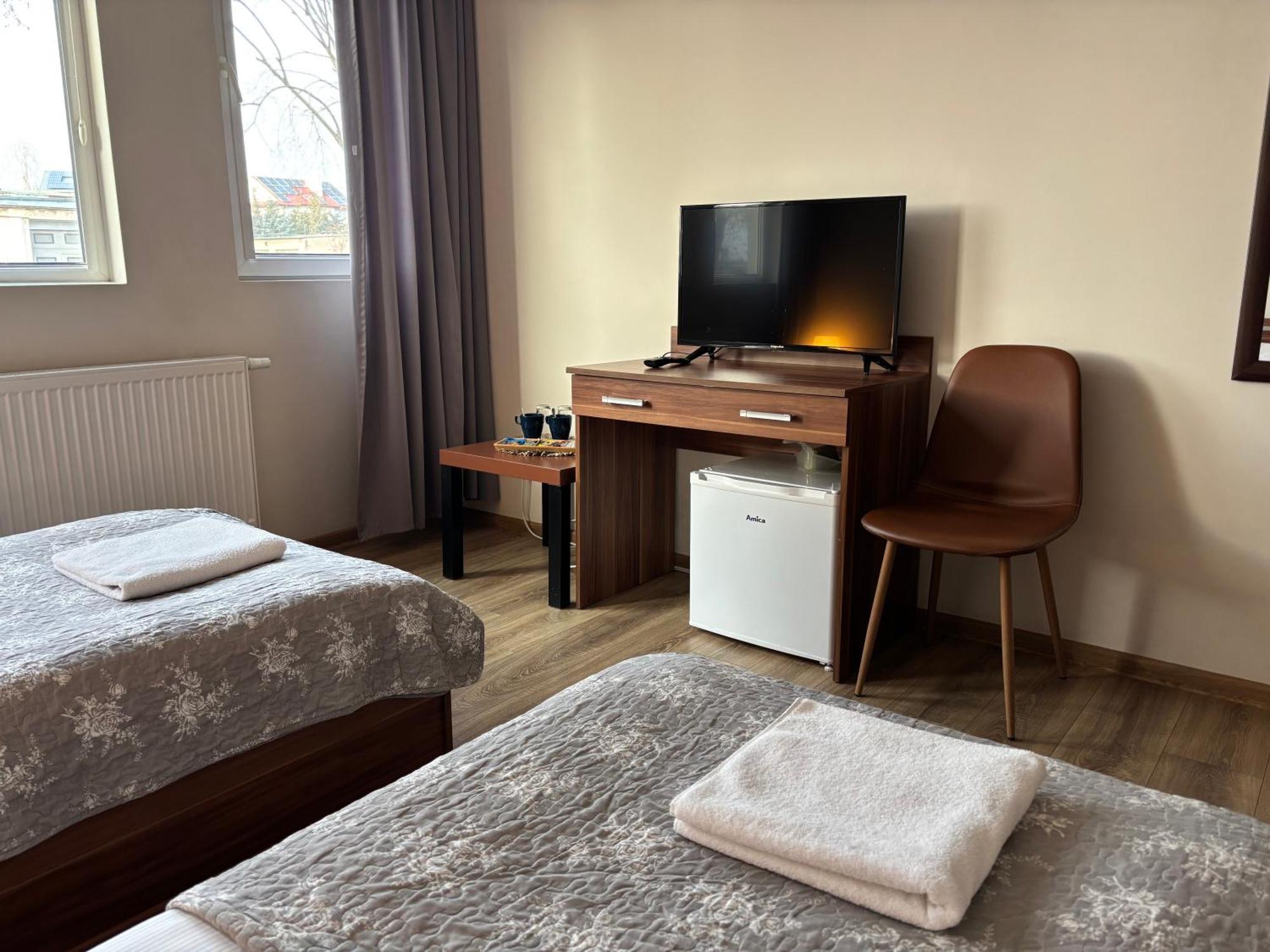 M&A Guest Rooms Lomza Exterior foto